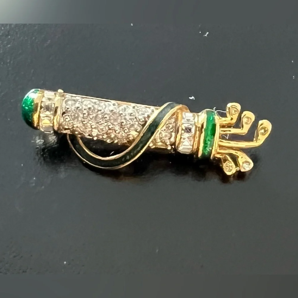 N/A golf brooch